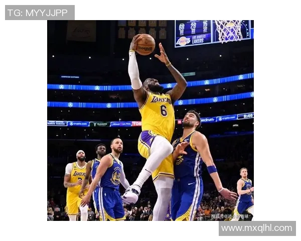 湖人勇士25号对决精彩回顾与赛后分析全景呈现